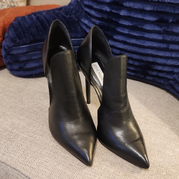 Steve Madden Elegant Black Heels - Picture 3 of 6